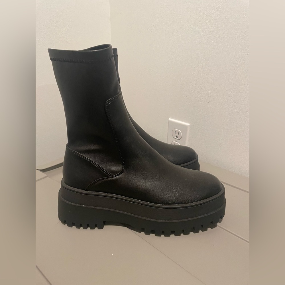 Platform boots